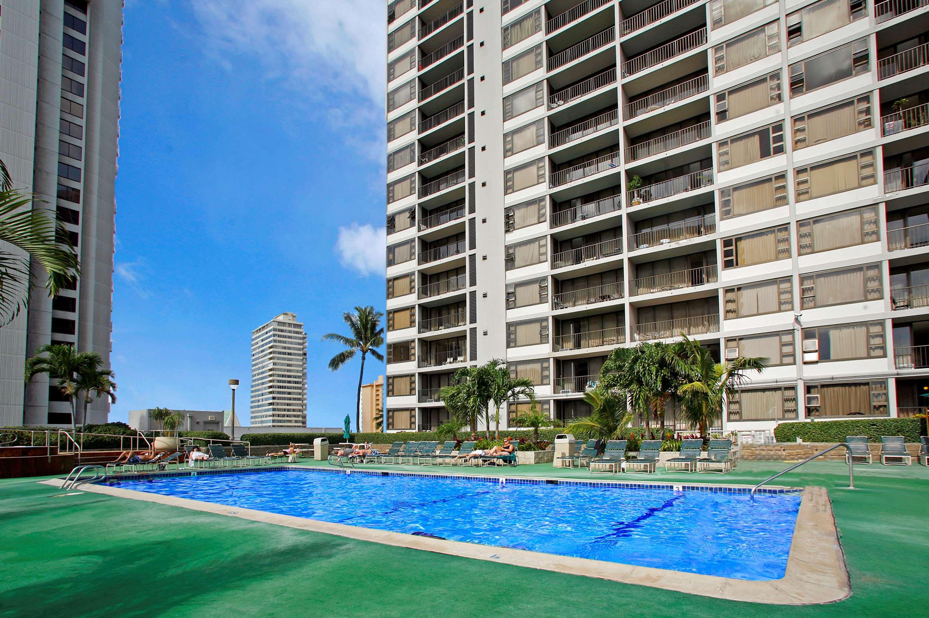 Aston At The Waikiki Banyan Aparthotel Honolulu Exterior photo