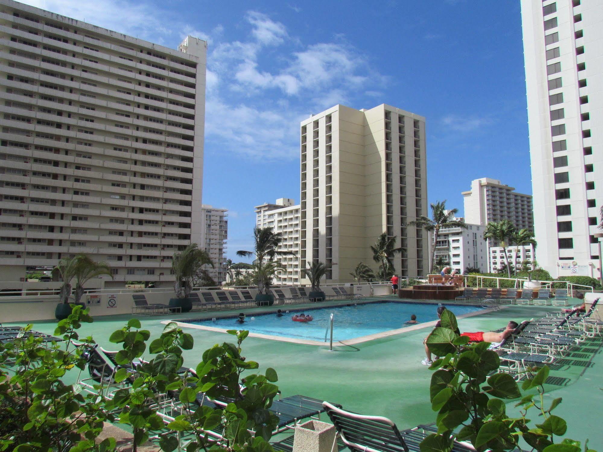 Aston At The Waikiki Banyan Aparthotel Honolulu Exterior photo